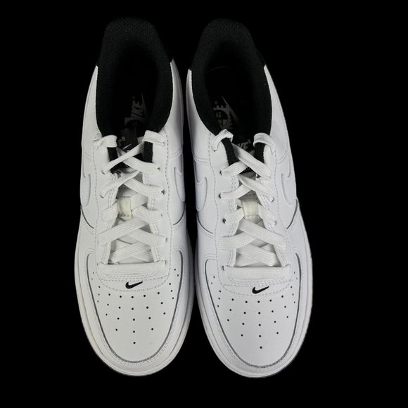 Nike Air Force 1 ESS White Black Shoes DV1332-100 Youth Sizes 1 - 2 Y (PS) - Picture 7 of 8